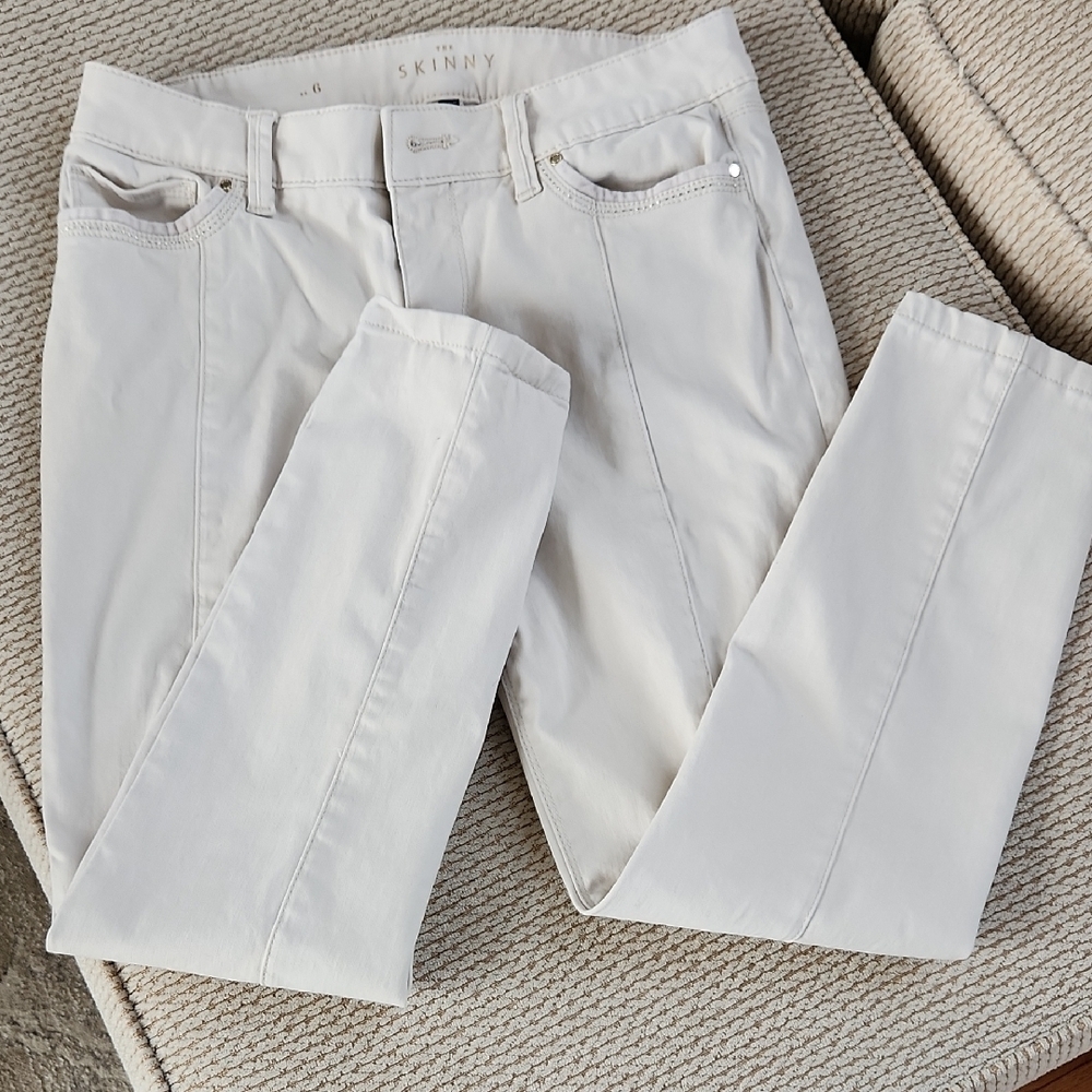 Whitehouse, Black Market, Off White  Skinny Jeans, Size 6
